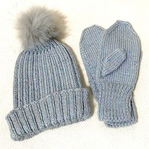 NWOT Knit Hat & Mitt Set